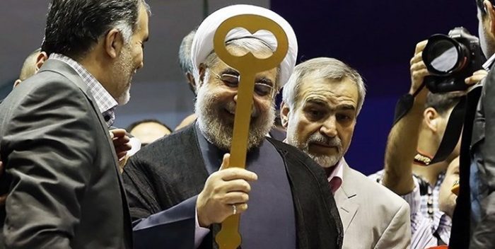 فراموشی کارنامه خسارت‌بار روحانی و مقصر‌نمایی دولت رئیسی