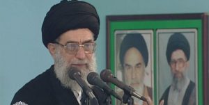 انتشار برای نخستین بار| گزیده‌ای از بیانات رهبر انقلاب در خطبه‌های نمازجمعه در سال ۶۶
