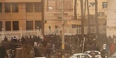 ماجرای اعتراض مردمی در مقابل فرمانداری تربت جام/ نیاز مردم به نفت و بخاری‌برقی