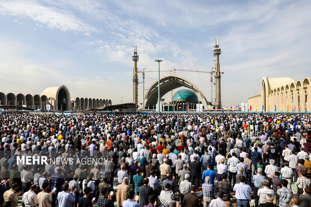 قدردانی ستاد اقامه نماز عید از شرکت‌کنندگان در بزرگترین نماز جهان/واقعیت جامعه ایران
